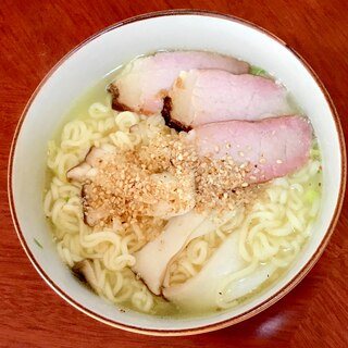 エリンギと焼き豚の塩ラーメン